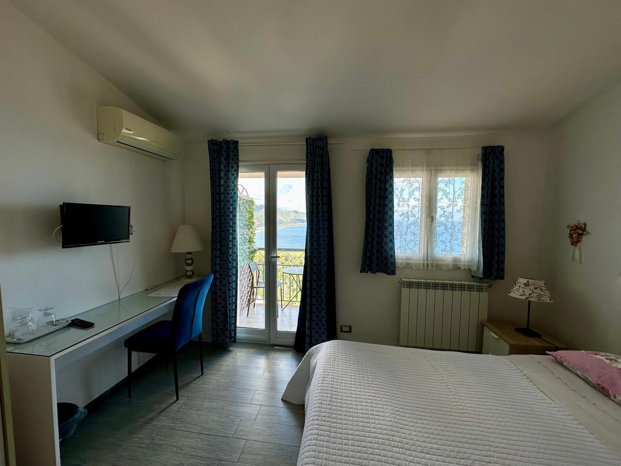 Blue Sky House Bed & Breakfast Taormina Dış mekan fotoğraf